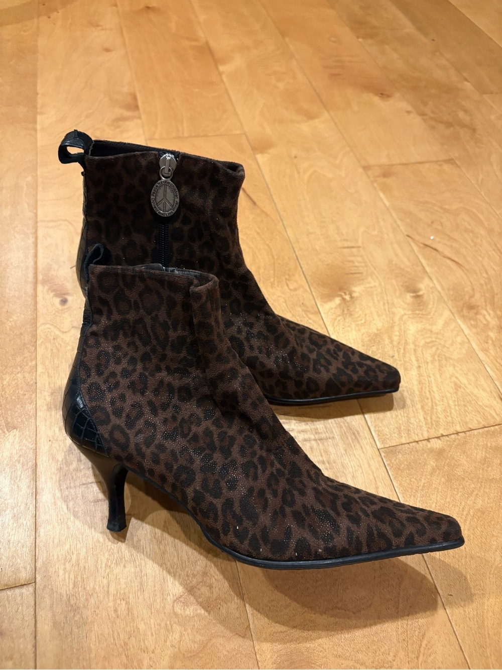Donald J. Pliner Lola leopard-print ankle boots booties pointed tow sz 7.5 brown